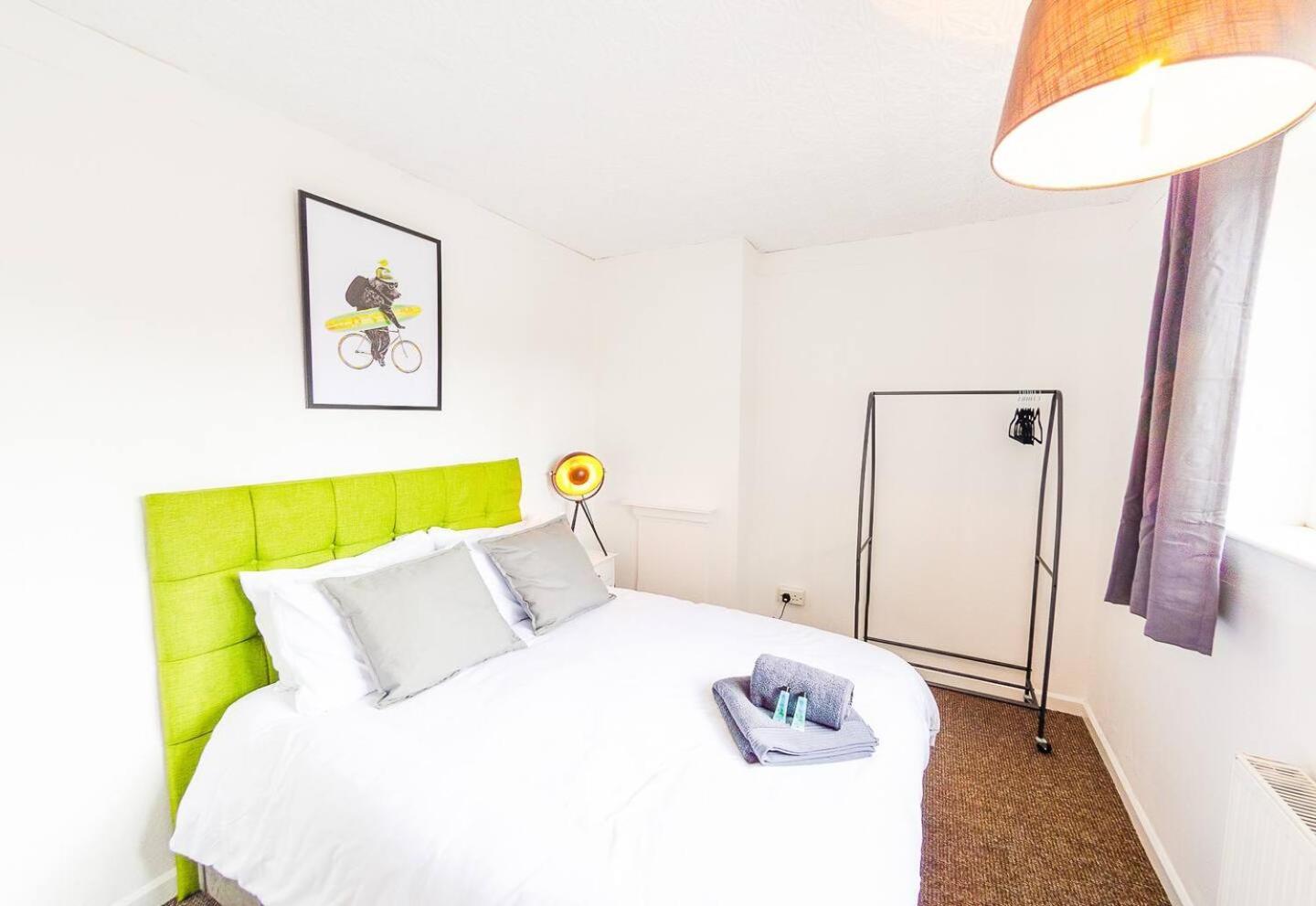 4 Bed - 2 Baths 1 Walk In Shower Lots Of Parking Ipswich Eksteriør billede